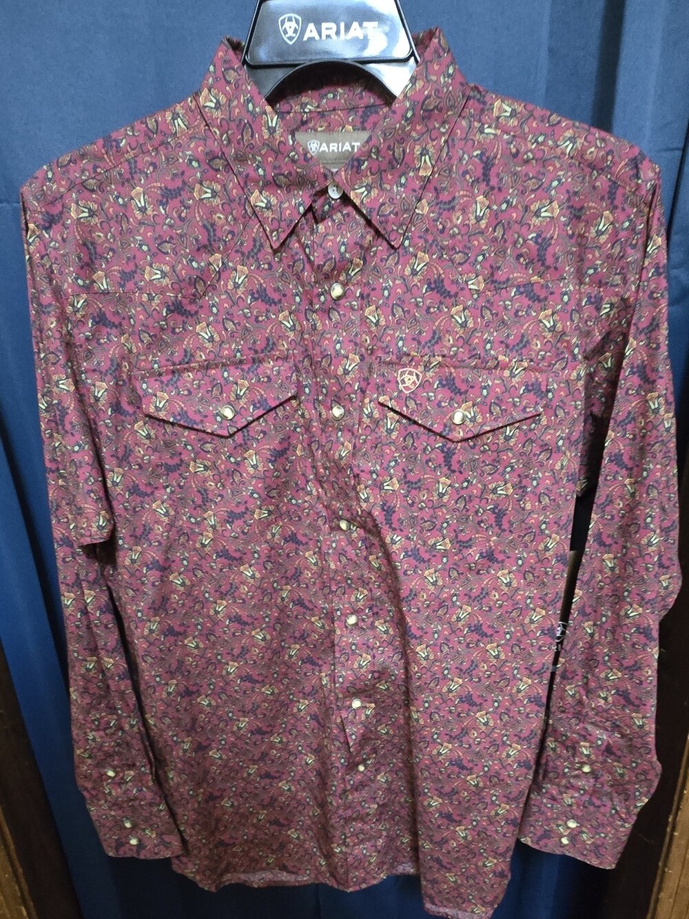 Ariat Size Small Men's Burgundy Paisley Button-Down Long Sleeve Shirt